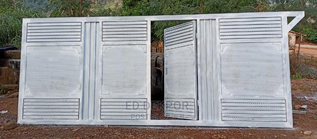 W Did Metal Sliding Gate · Photo 1