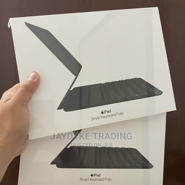 Smart Keyboard Folio and Magic Keyboard · Photo 1