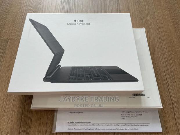 Smart Keyboard Folio and Magic Keyboard · Photo 3