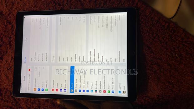 Apple iPad Pro 12.9 (2015) 128 GB Gray photo 2
