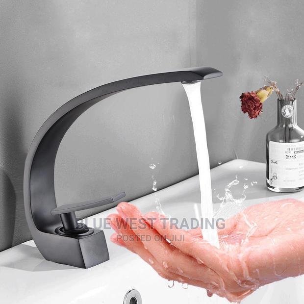 Arc Basin Mixer Tap · Photo 4