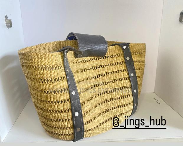 Bolga Handwoven Bag · Photo 4