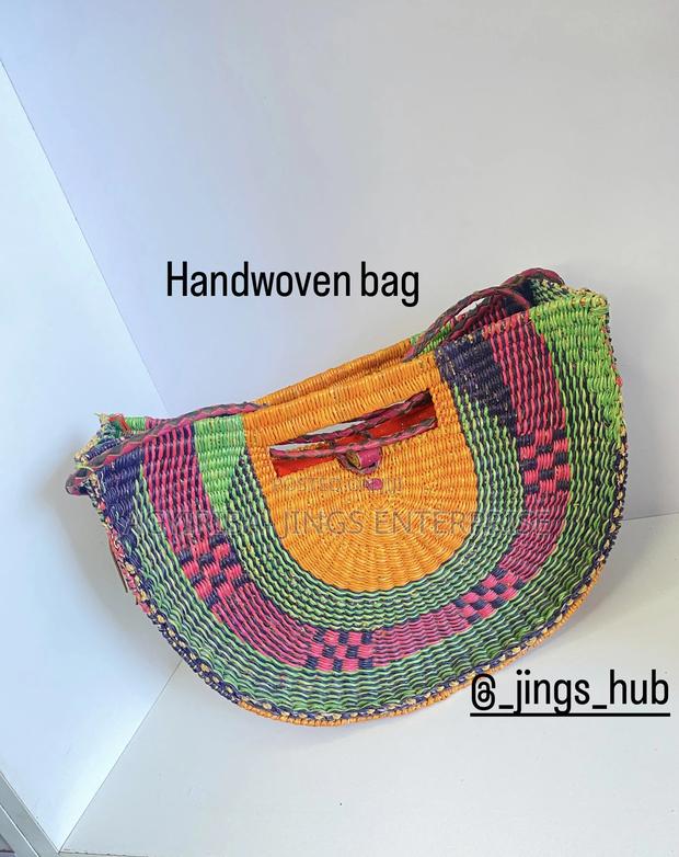 Bolga Handwoven Bag · Photo 3
