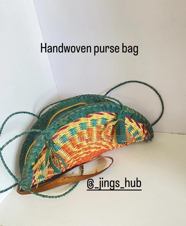 Bolga Handwoven Bag · Photo 4