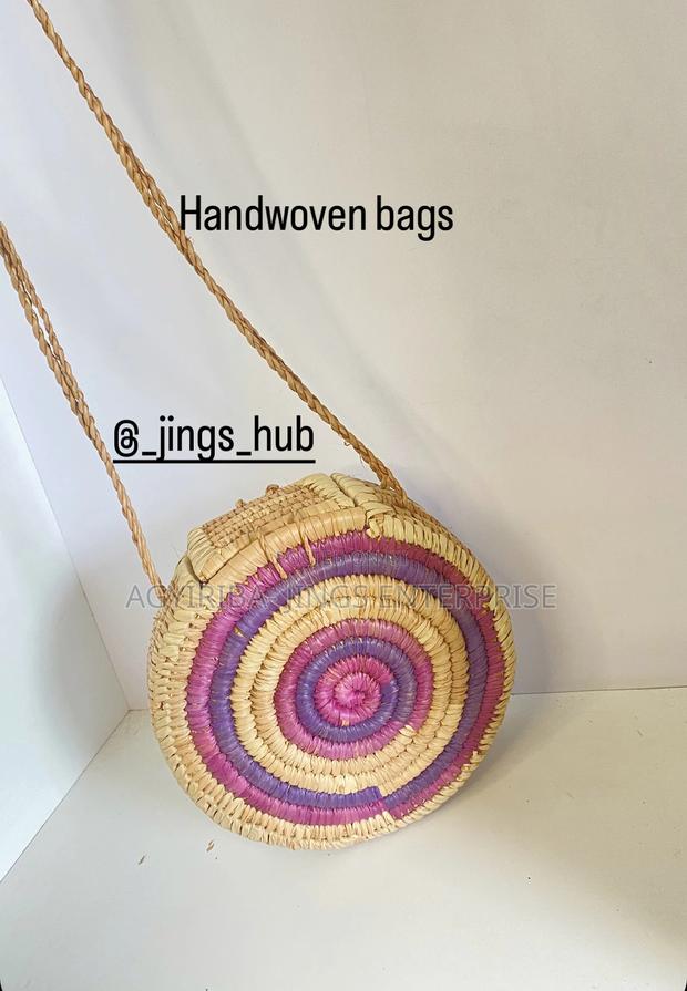 Bolga Handwoven Bag · Photo 4