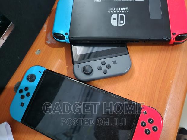 Nintendo Switch Normal Used photo 2