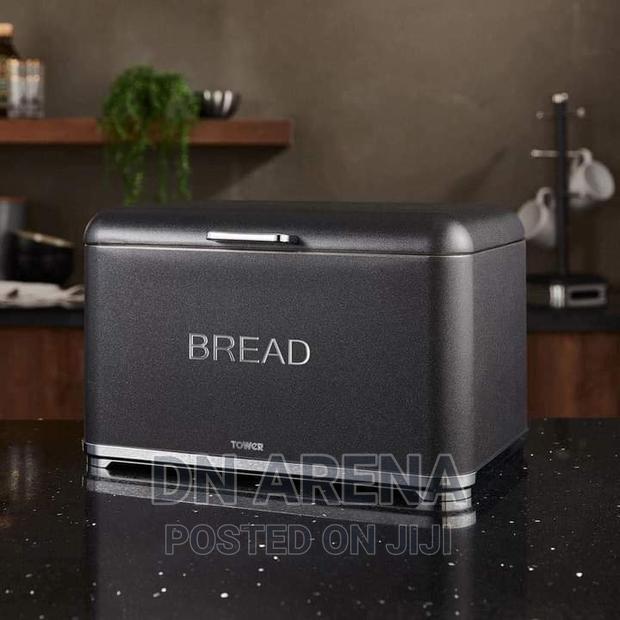 Tower Bread Bin · Photo 4