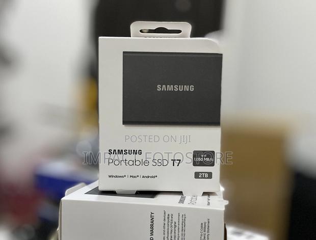 Samsung 2tb T7 Portable Ssd (Titan Gray) · Photo 2
