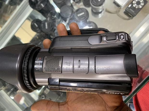 Sony HDR-SR12E HD Hard Disc Drive Handycam With Bag · Photo 2