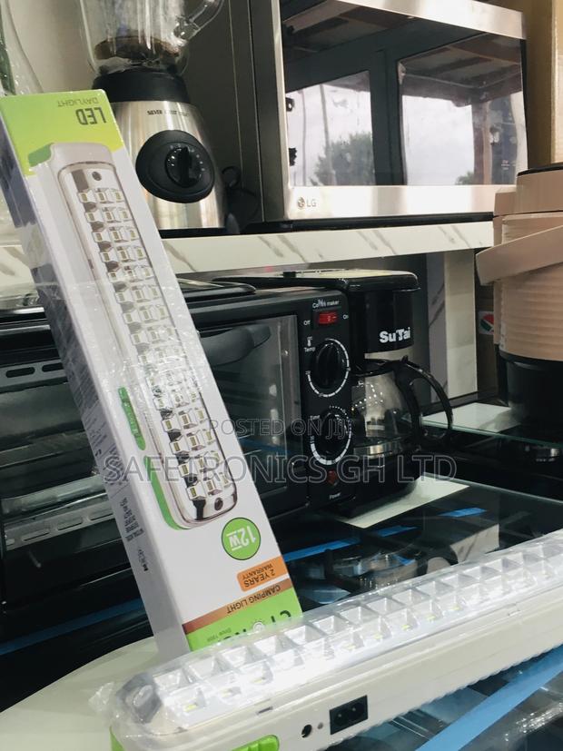 Quality Rechargeable LED Flashlight White · Photo 2