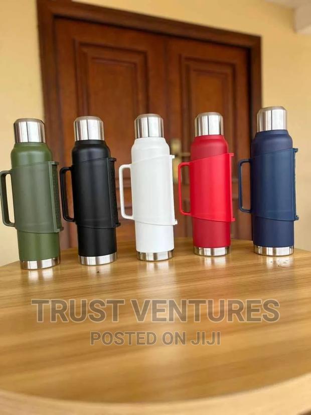 Vacuum Flask 1500ml · Photo 2