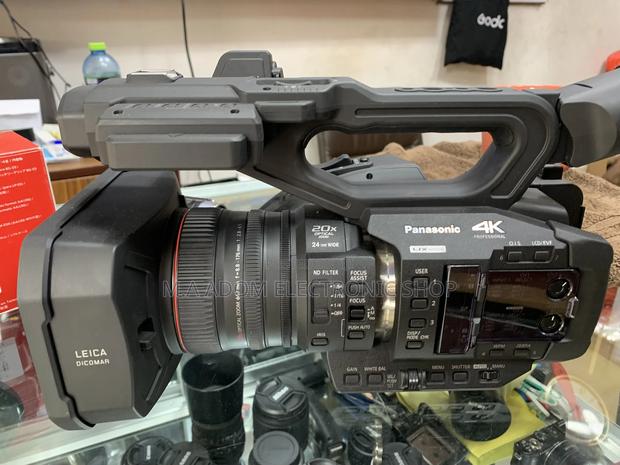 Panasonic UHD AG UX 180 Professional Camcorder · Photo 2