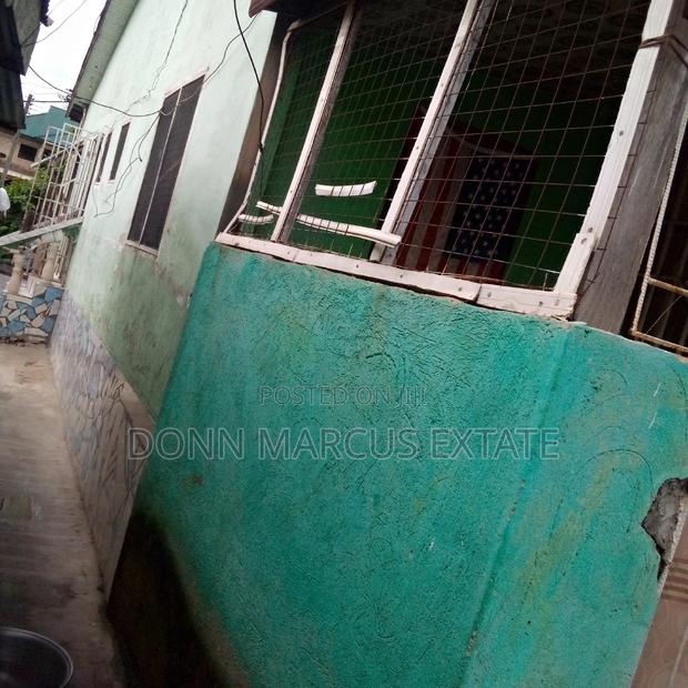 9bdrm House in Meduma Abass, Kumasi Metropolitan for sale · Photo 2