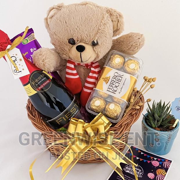 Ultimate Birthday Bliss Hamper · Photo 3