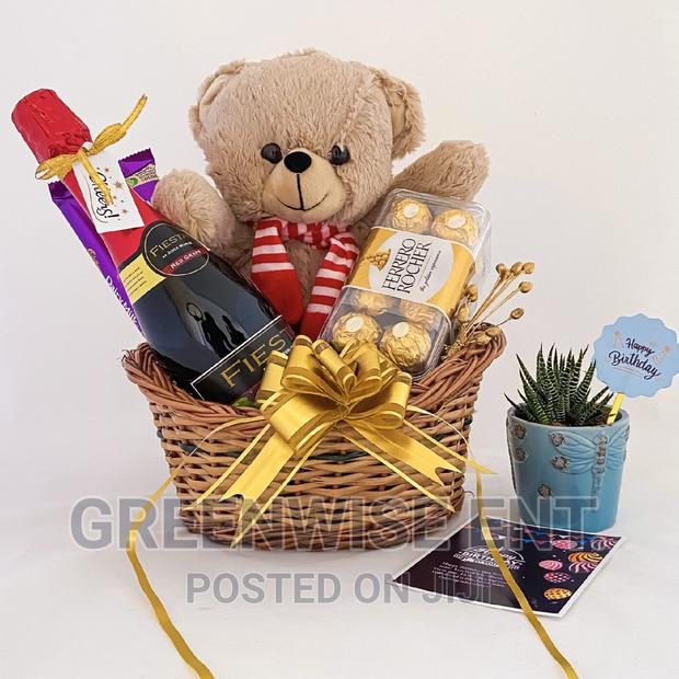 Ultimate Birthday Bliss Hamper · Photo 4