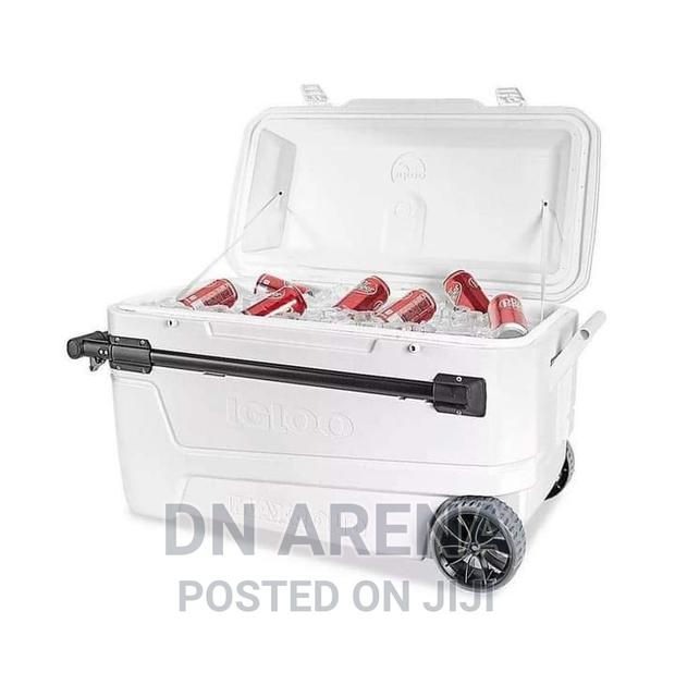 Igloo 110quarts Roller Ice Chest · Photo 4