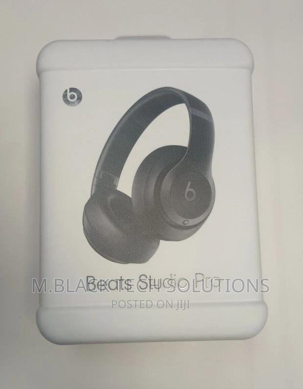 Beats Studio Pro Wireless Headphones photo 2