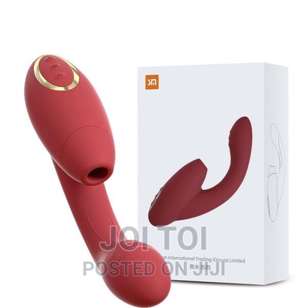 Susie Sucking Stick Vibrator · Photo 3