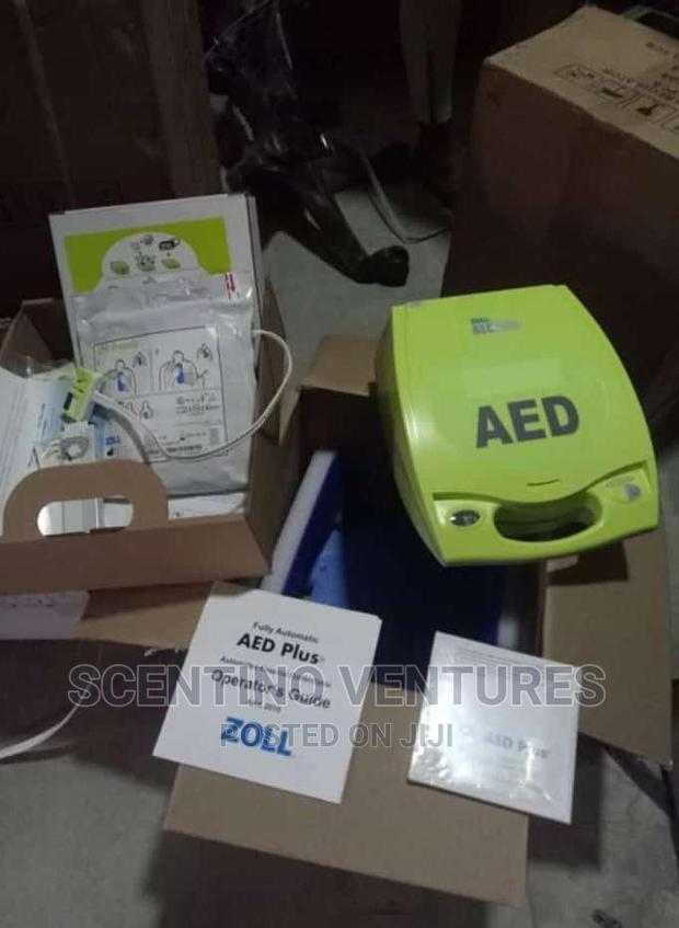 Zoll Automated External Defibrillator (AED) Plus Model · Photo 4