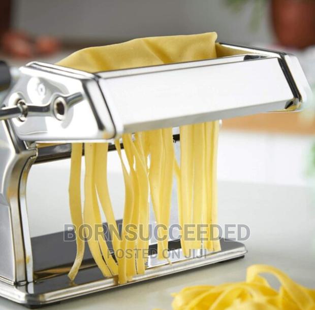Professional Manual Pasta Maker · Photo 4