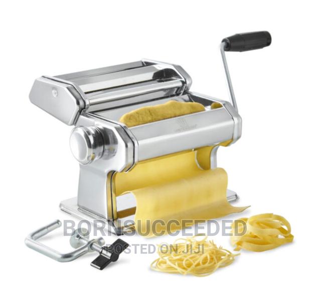 Professional Manual Pasta Maker · Photo 3
