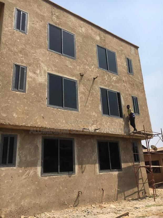 Ks50 Sliding Windows · Photo 2