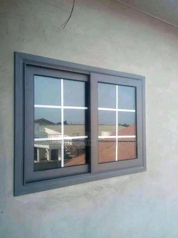 Ks50 Sliding Windows · Photo 3