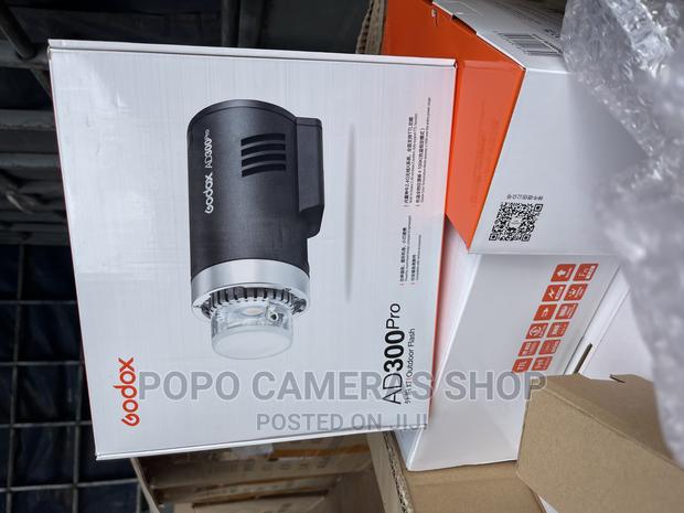 Godox AD300 Pro · Photo 2