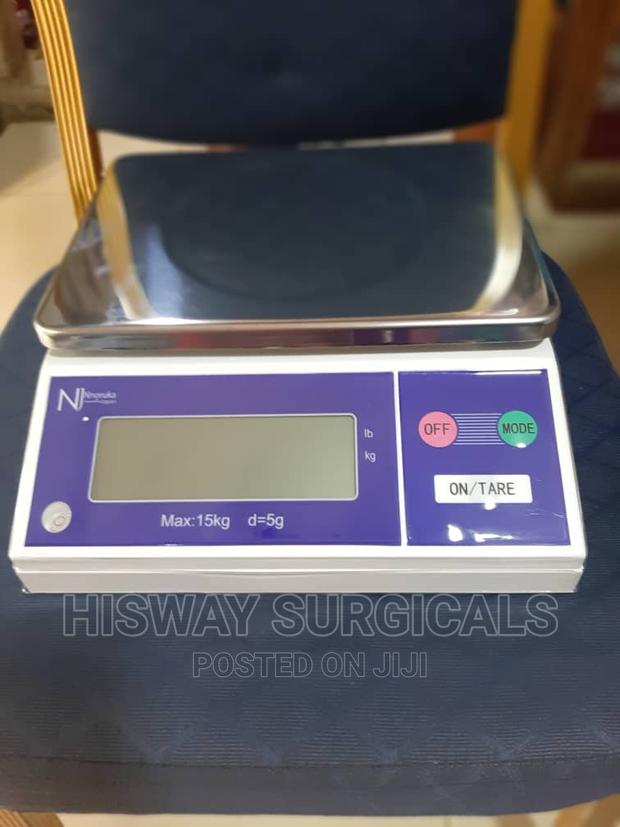 Laboratory Scale · Photo 3