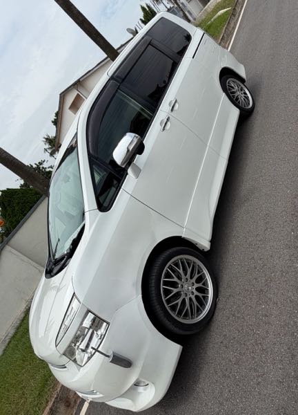 Toyota Voxy 2010 White
