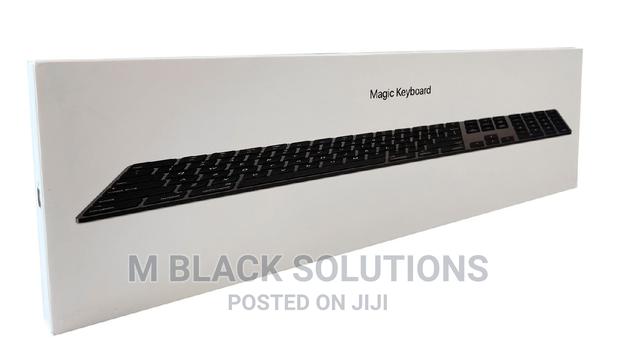 Apple Magic Wireless Keyboard With Numeric Keypad (Black ) · Photo 4