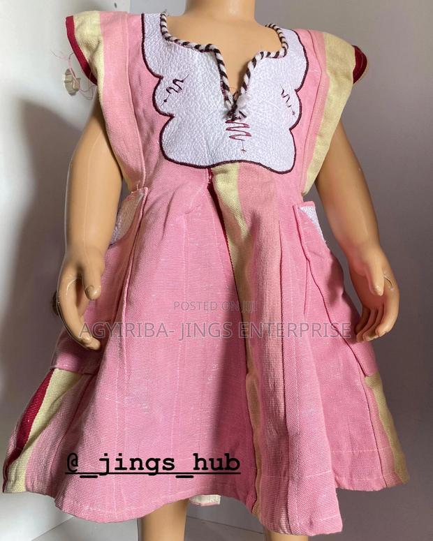 Kids Smock Dress · Photo 4