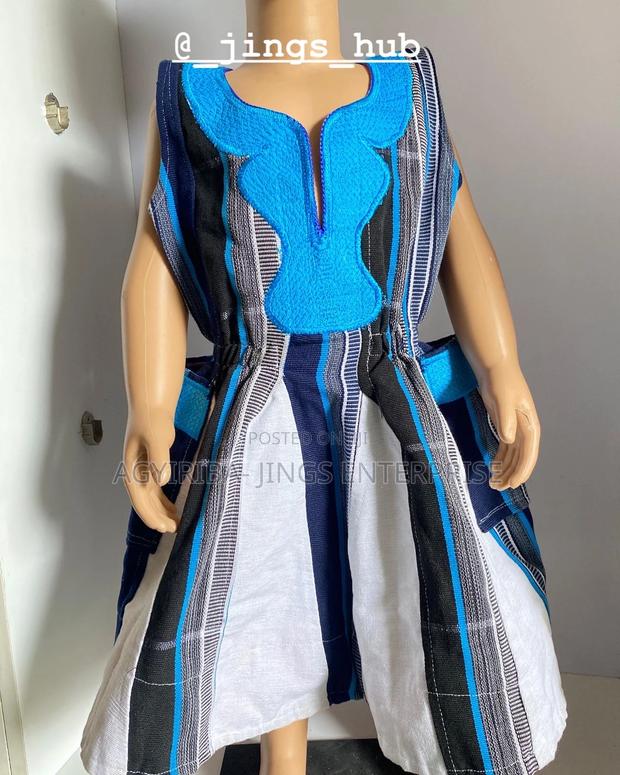 Kids Smock Dress · Photo 3