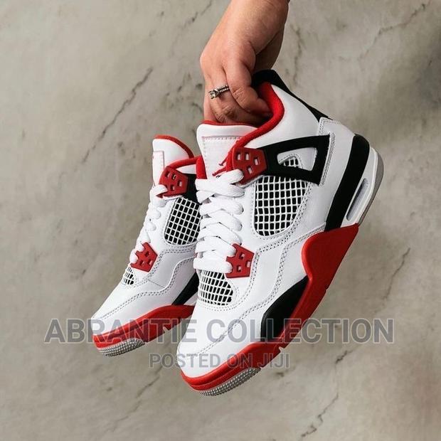 Air Jordan Retro 4 Fire Red/White · Photo 4