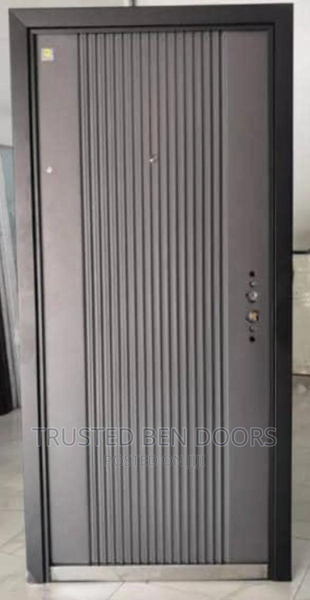 Paladin High Class Security Door [Single/One+Half] · Photo 2