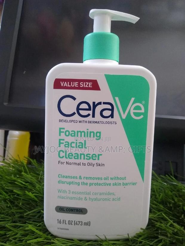 Foaming Facial Cleanser · Photo 3