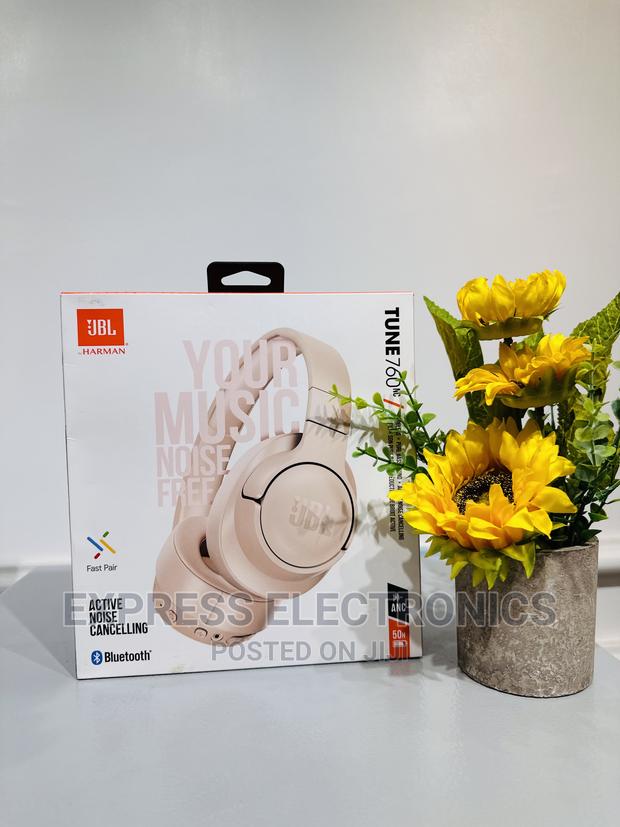 Google Fast Pair Headphone JBL Tune 760 · Photo 2