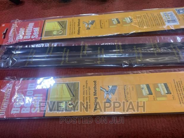 39" Door Brush · Photo 4