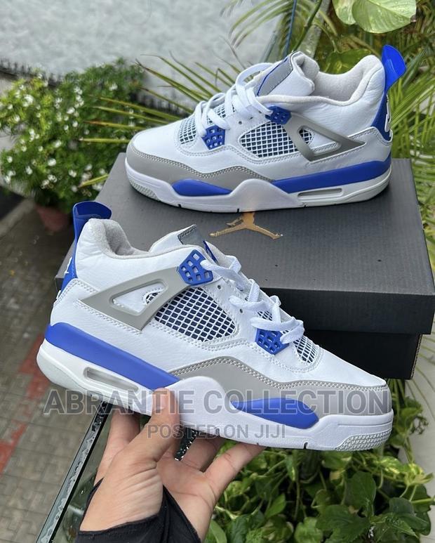 Air Jordan Retro 4 Military Blue · Photo 3
