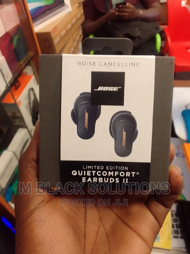 New Bose Quite Comfort 2 Noise Cancellation Earbuds · Photo 3
