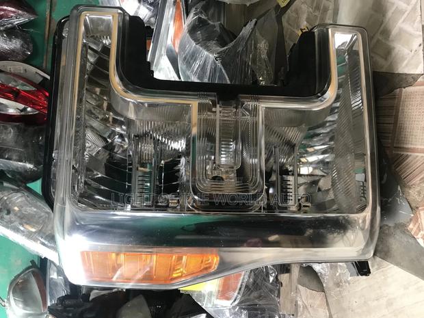 Ford F-250 Headlight Right Side 2017
