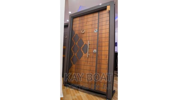 Luxury One and Half Door · Photo 2