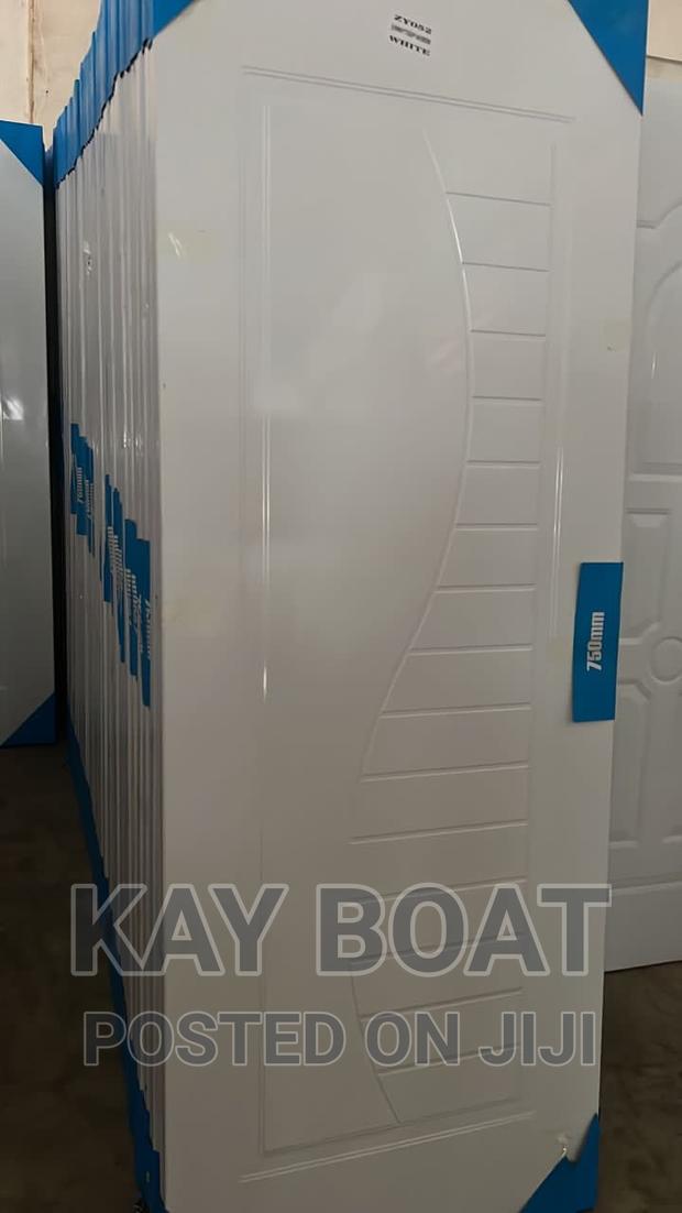 Legit Wooden Door With All Accessories · Photo 2