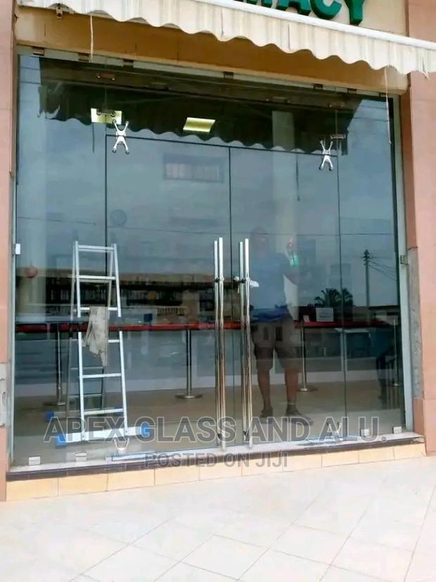 Frameless Swing Tempered Glass Doors