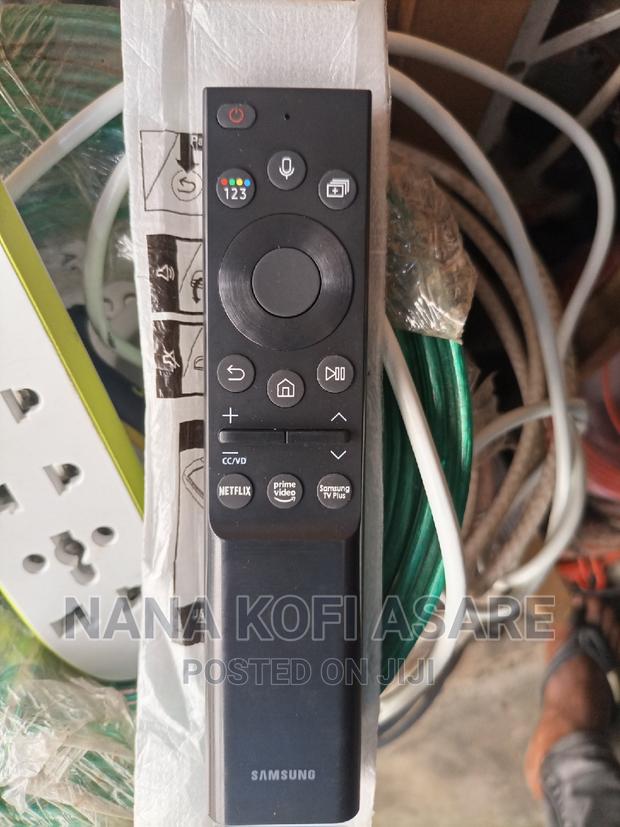 Samsung Solar Rechargable Remote Control Voice Command · Photo 4