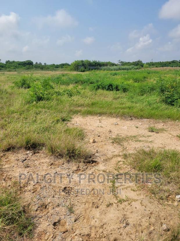 100 Acres of Farm Land for Sale at Kumawu Area · Photo 3
