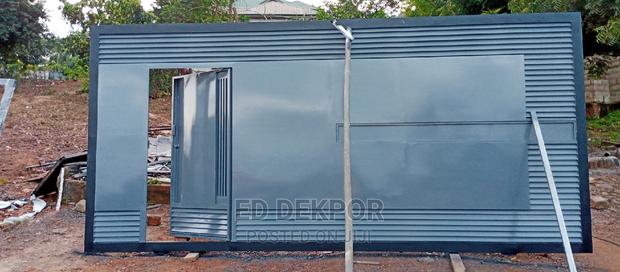 Bk Metal Gate · Photo 3