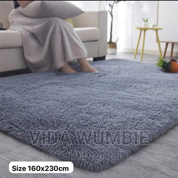 Quality Fluffy Carpet (160/230cm) · Photo 2