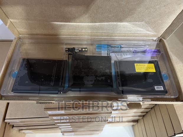 Apple Macbook Pro 13" 2016/2017 (A1708) Battery - A1713 · Photo 4