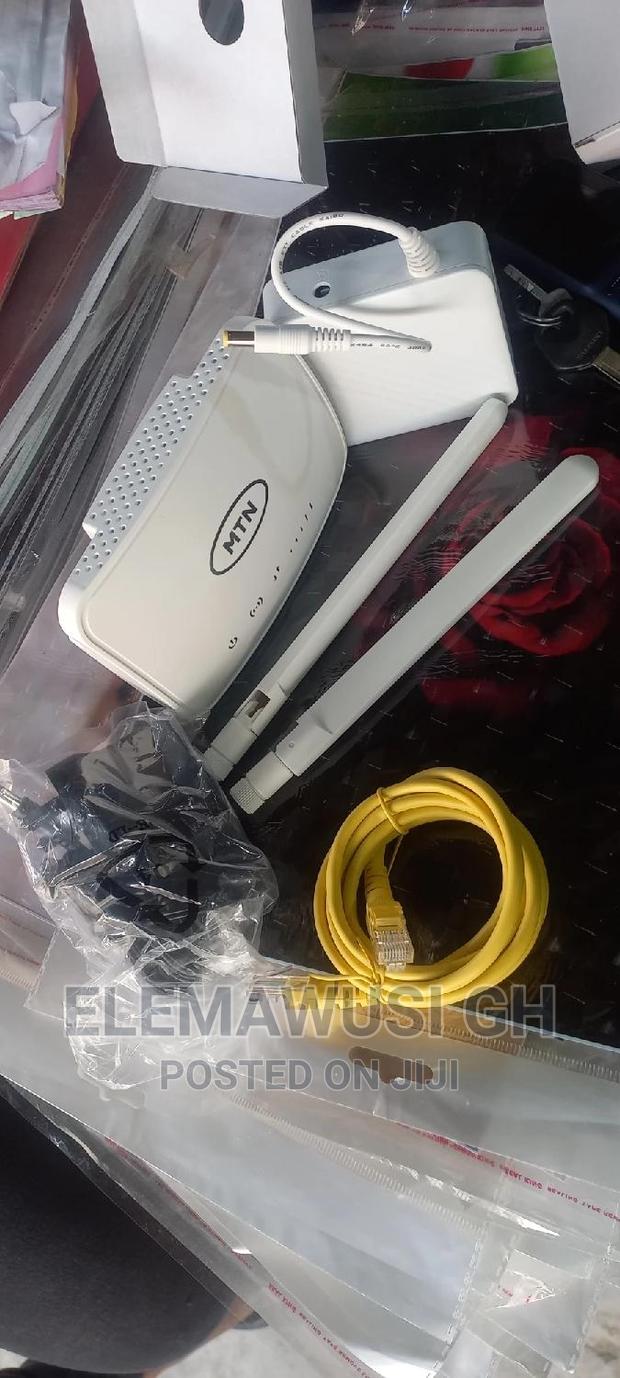 4G Universal Router Plus Free Power Bank · Photo 2